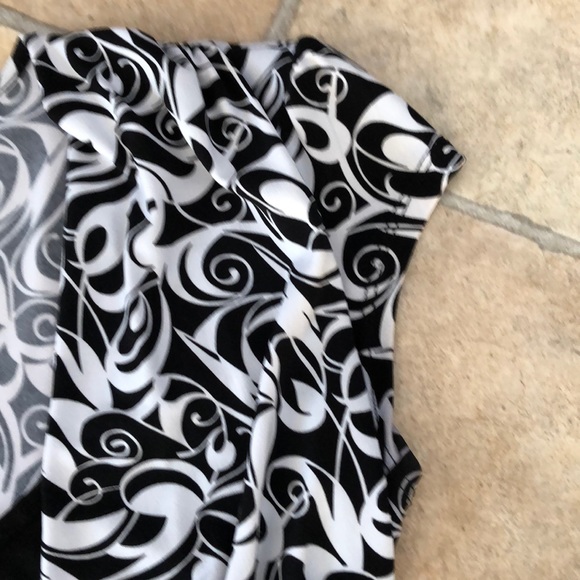 Suzy Shier cute black/white shirt - Picture 3 of 7